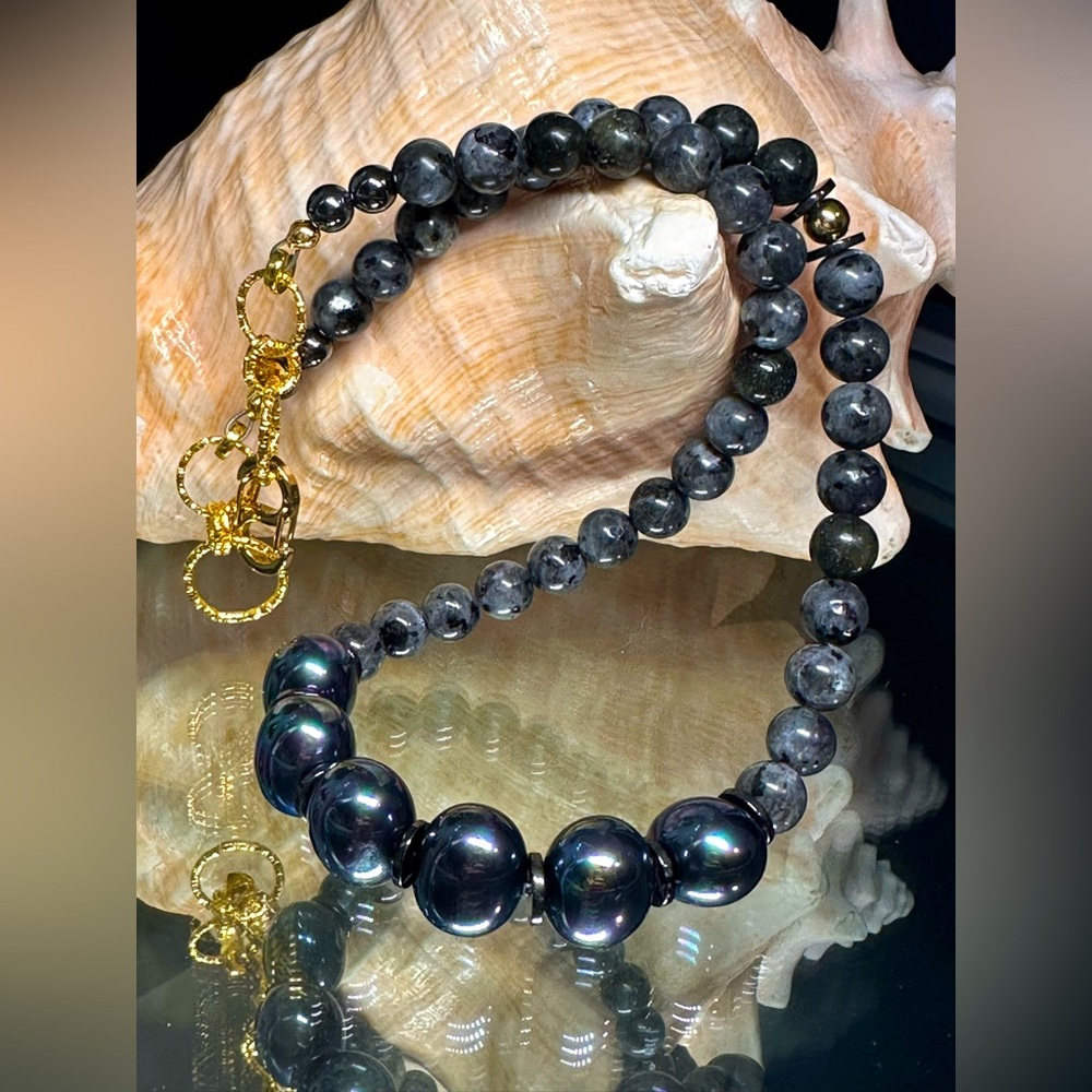 BLACK LABRADORITE + TAHITIAN PEARLS  NATURAL STONES NECKLACE